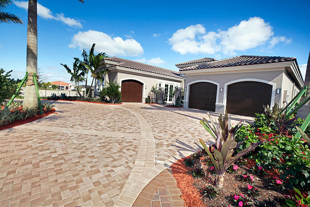 Best Professional Driveway Pavers  in Town N Country, FL